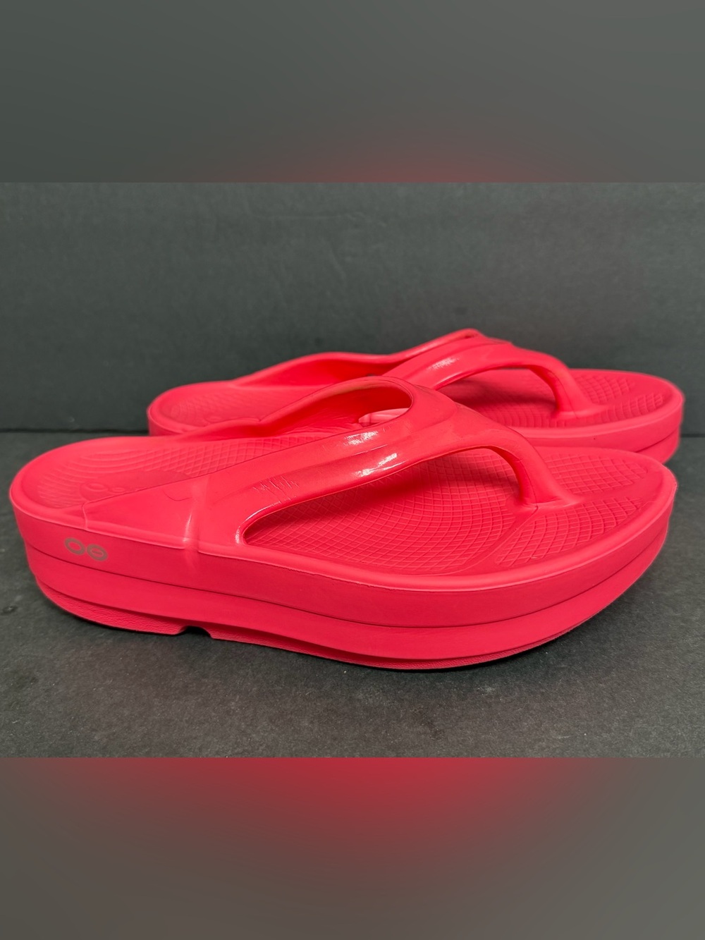Oofos OOmega OOlala Sandals Womens Size 8 Neon Pink Thick Recovery Slides Shoes - Picture 6 of 9